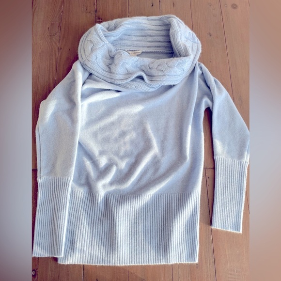 Autumn Cashmere 100% cashmere baby blue turtleneck sweater NWT - Picture 1 of 3
